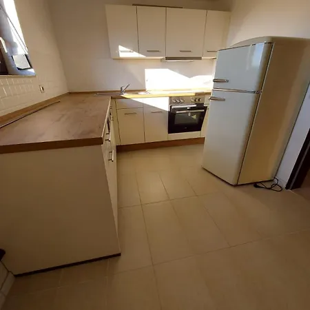 Irina Apartment *